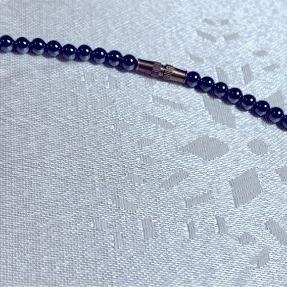 Elephant Trunk Up Hematite Crystal Necklace Screw Closure Good Luck 16” Gorgeous - Picture 3 of 3